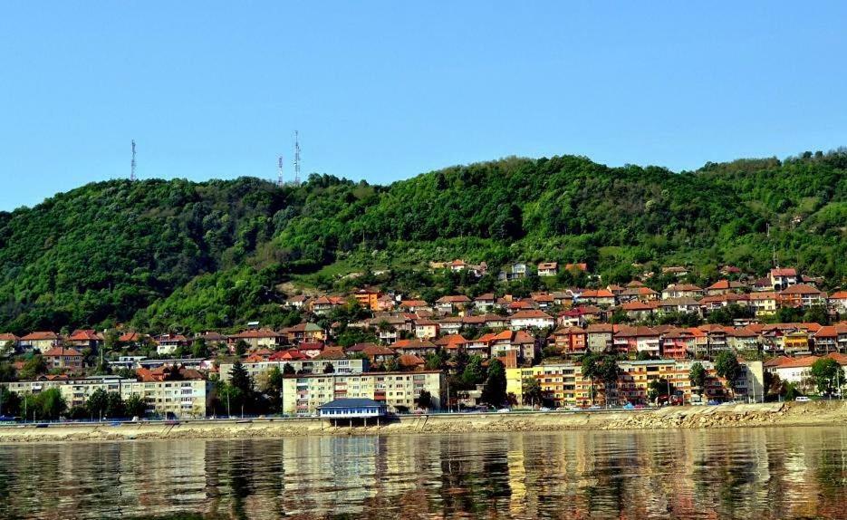 Apartament R&A Lägenhet Orşova Exteriör bild